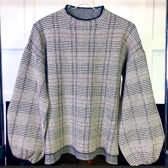 Sisters Tops - NWOT Houndstooth balloon sleeve sweater